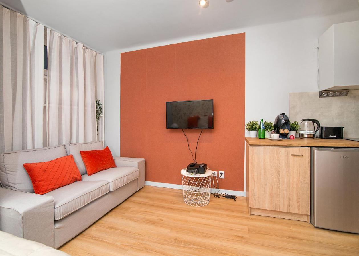 Central Apartments Grzybowska Warsaw Exterior photo